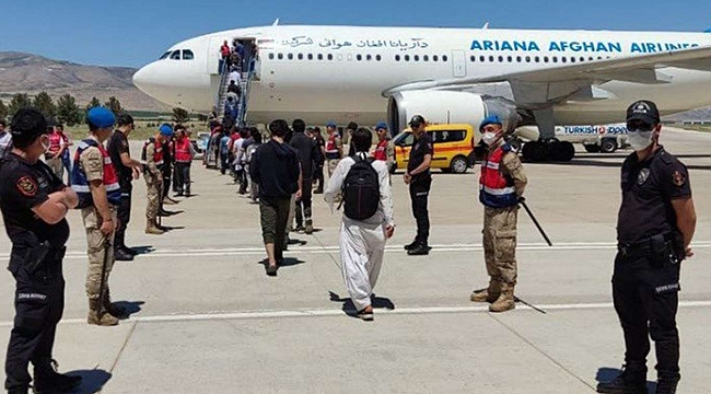 Malatya’da düzensiz göçmenler sınır dışı edildi
