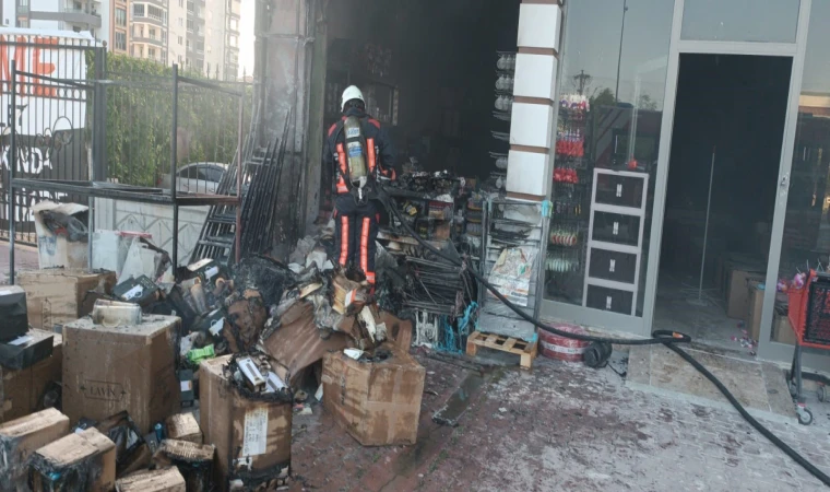 Malatya’da iş yeri yangını korkuttu