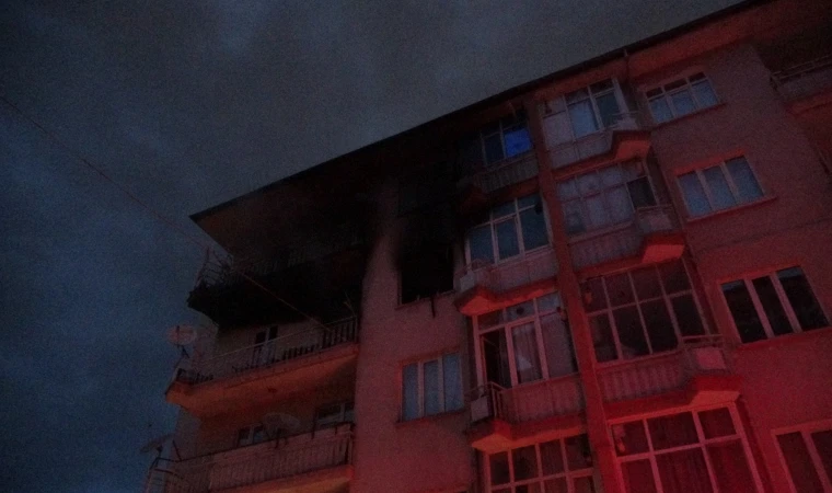 Malatya'da apartman yangını: 11 kişi dumandan etkilendi