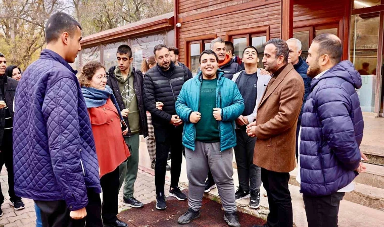 Başkan Ulutaş, Özel Öğrencilerle Bir Araya Geldi