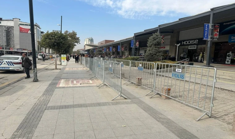 İNÖNÜ CADDESİNİ POLİS BARİKAT KURDU!