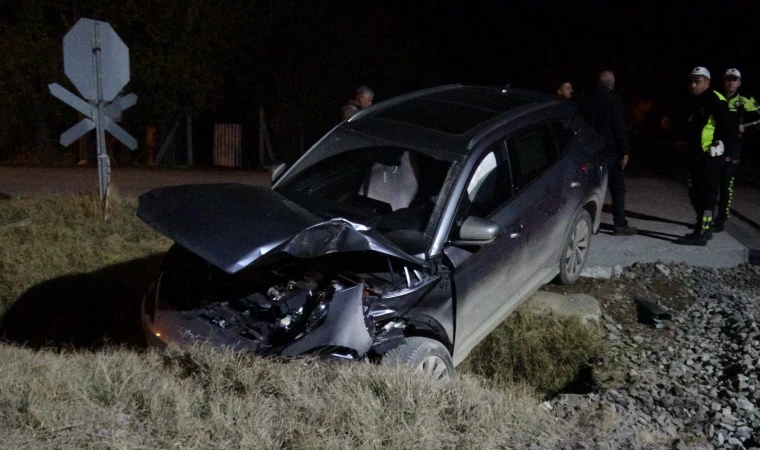 “Malatya’da Tren–Otomobil Çarpışması: 5 Kişi Yaralandı”