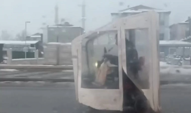 Malatya Sokaklarında Yeşilçam Esintisi: Yürüyen Dolap Gibi Motosiklet