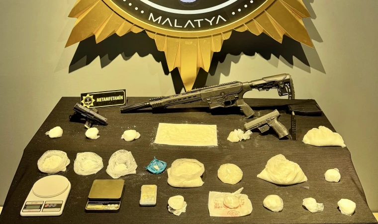 Torbacılara Operasyon: 2,2 Kilo Metamfetamin Ele Geçirildi