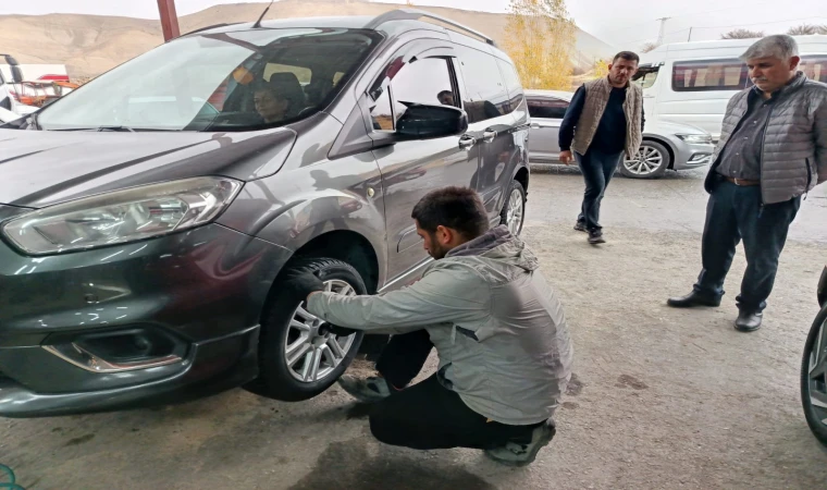 Kış Lastikleri Çıktı, Lastikçilerde Mesai Arttı