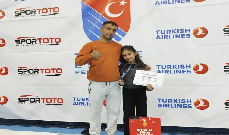 Eskrimde Malatya Rüzgârı: Gökçe Begüm Özbek Türkiye 3.’sü Oldu
