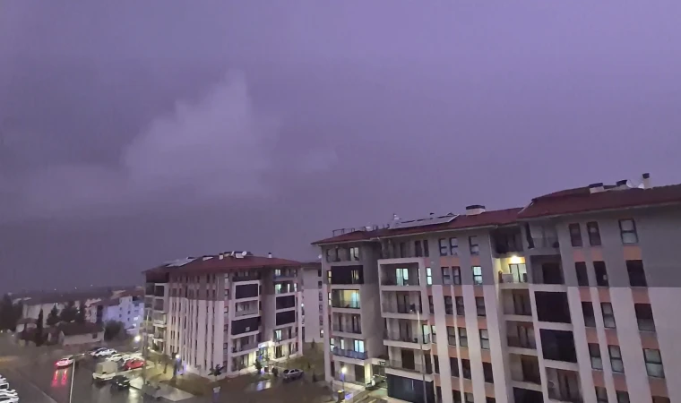 Malatya’da Şimşekler Geceyi Aydınlattı