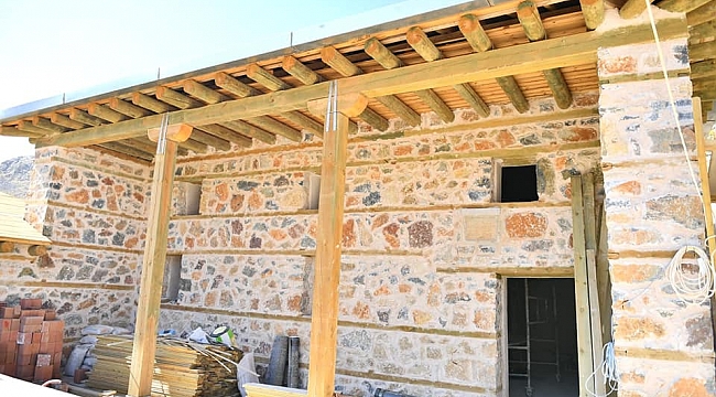 Yeşilyurt Belediyesi, Aşağıköy’deki 350 Yıllık Tarihi Camiyi Restore Etti