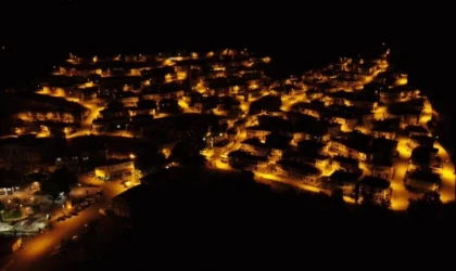Depremden Sonra Doğanyol’da Hayran Bırakan Gece Işıkları
