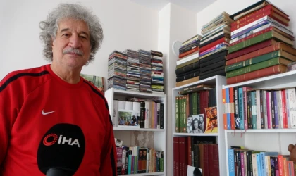 Depremde Hatıralarını 40 Çuvalda Sakladı