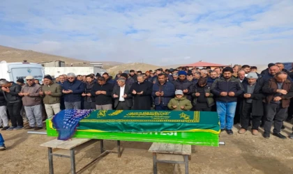 Malatya'da kayıp olarak aranırken ölü bulunan kadın defnedildi