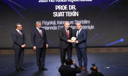 "Prof. Dr. Suat Tekin’e TÜSEB Aziz Sancar Teşvik Ödülü Verildi"