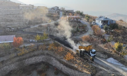 Yeşilyurt Belediyesi, Banazı’nın yollarını yeniliyor