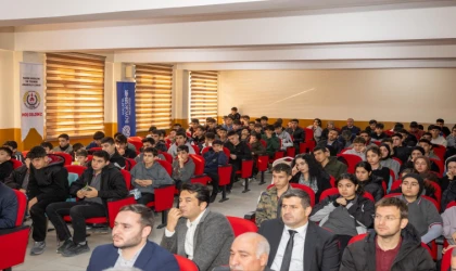 Başkan Er, Öğrencilerle Buluştu