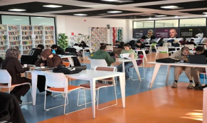 Çilesiz Kütüphanesi gençlerin buluşma noktası oldu
