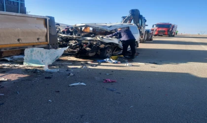 Malatya'da tır ile minibüs çarpıştı: 3 ölü