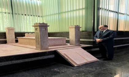 MİT Başkanı İbrahim Kalın’dan Şam’da Farabi’nin Mezarı Ziyareti