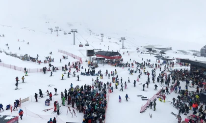 Kayseri Erciyes sömestirin ilk hafta sonunda 250 bin kişiyi ağırladı