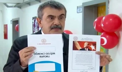 Yusuf Tekin’den “Atatürk Karnelerden Kaldırıldı” İddialarına Sert Yanıt