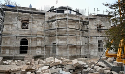 Bakan Ersoy Malatya’da Restorasyonu Süren Tarihi Yapılarda İncelemelerde Bulundu