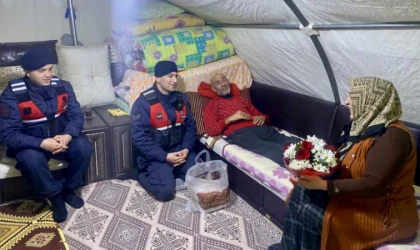 Sevgililer Günü’nde Duygulandıran Talep: “Eşime Çiçek Getirin”