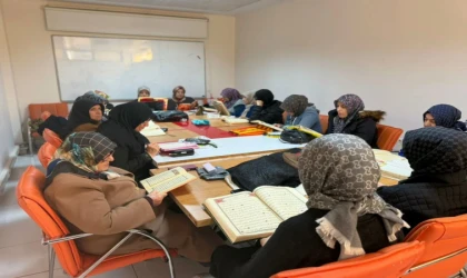 Yeşilyurt Kent Konseyi’nde Kur’an-I Kerim Eğitimi Ve Mukabele Programı Başladı