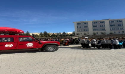 MALATYA BÜYÜKŞEHİR BELEDİYESİ’NDEN ÖĞRENCİLERE DEPREM VE YANGIN BİLİNCİ EĞİTİMİ