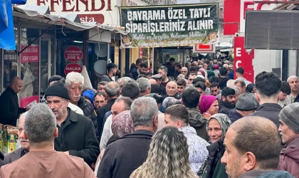 Malatya’da Arefe Günü Çarşı Pazarda Yoğunluk