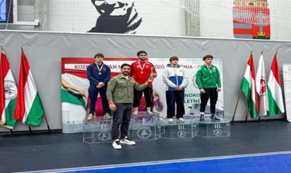 Malatyalı Güreşçilerden Büyük Başarı: U20 Milli Takım Şampiyon Oldu