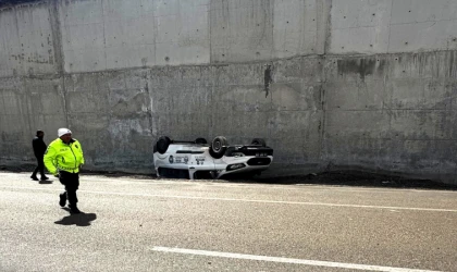 Akçadağ’da Belediye Personelini Taşıyan Araç Kaza Yaptı