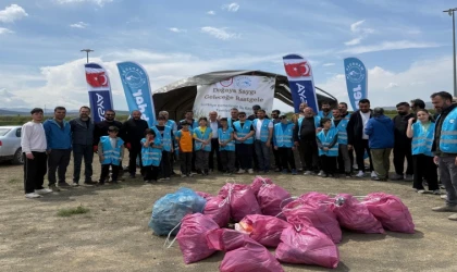 Kale’de Kıyılar Temizlendi