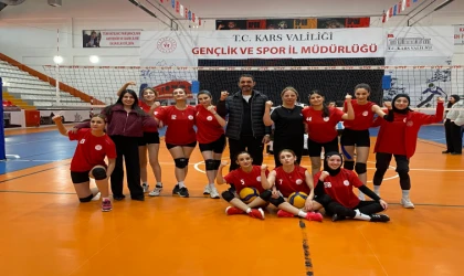 Kars'ta Malatya Fırtınası: Filenin Kraliçeleri Destan Yazdı