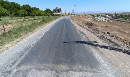 Akçadağ’da Yol Seferberliği Sürüyor