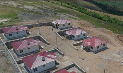 Ballıkaya Mahallesi'ndeki Deprem Konutlarında Teslim Gecikmesi Tepki Çekiyor