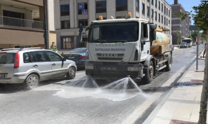 Battalgazi Belediyesi’nden Akpınar Çarşısı’nda Kapsamlı Temizlik Çalışması