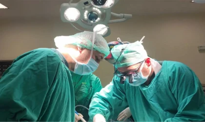 Dünyada İlk Kez Gerçekleştirildi: Sekizli Çapraz Karaciğer Nakliyle Hastalara Yeni Umut