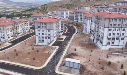 Vali Yavuz: “9 Temmuz’dan İtibaren Akoğuz Kışlası’ndaki Konutları Teslim Etmeye Başlıyoruz”