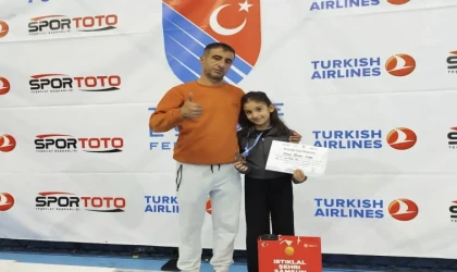 Eskrimde Malatya Rüzgârı: Gökçe Begüm Özbek Türkiye 3.’sü Oldu