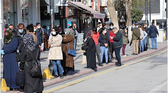 Sosyal mesafeye uyanlardan uymayanlara tepki