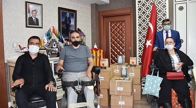 EMNİYET MÜDÜRÜ’NDEN ENGELLİLER YARARINA ÖRNEK DAVRANIŞ