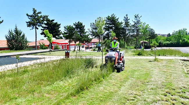 YEŞİLYURT BELEDİYESİ, PARK ALANLARININ DÜZENLİ, SAĞLIKLI VE TEMİZ OLMASI İÇİN HİZMETLERİNİ ARTIRDI