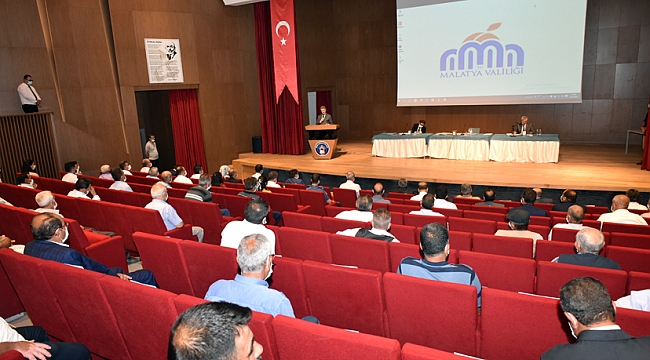 Vali Baruş Arapgir’de Muhtarların Sorunlarını Dinledi