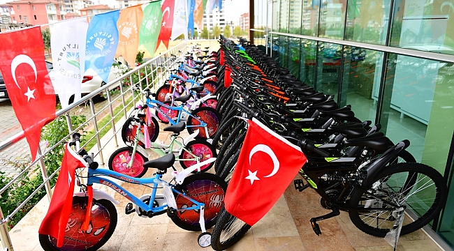 YEŞİLYURT BELEDİYESİ, BİSİKLET SPORUNUN YAYGINLAŞMASI İÇİN ÇALIŞMALARI ARTIRDI
