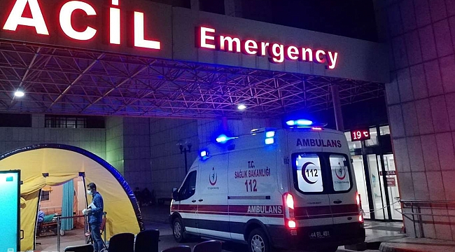 Birbirlerini bıçakladıkları iddia edilen karı-koca hayatını kaybetti
