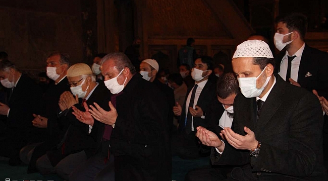 Merhum Necmettin Erbakan Ayasofya'da dualarla anıldı