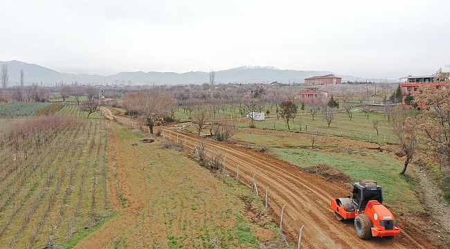 YEŞİLYURT’TA AÇILAN BAĞLANTI YOLLARI, ULAŞIMIN AKICILIK DÜZEYİNİ ARTIRIYOR