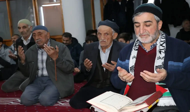Malatya'da depremzedeler Filistin ve Mescid-i Aksa'nın kurtuluşu için dua etti