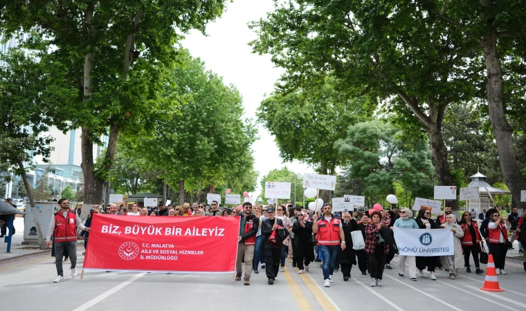 ‘Ailemiz İstikbalimiz’ temalı kortej yürüyüşü gerçekleştirildi