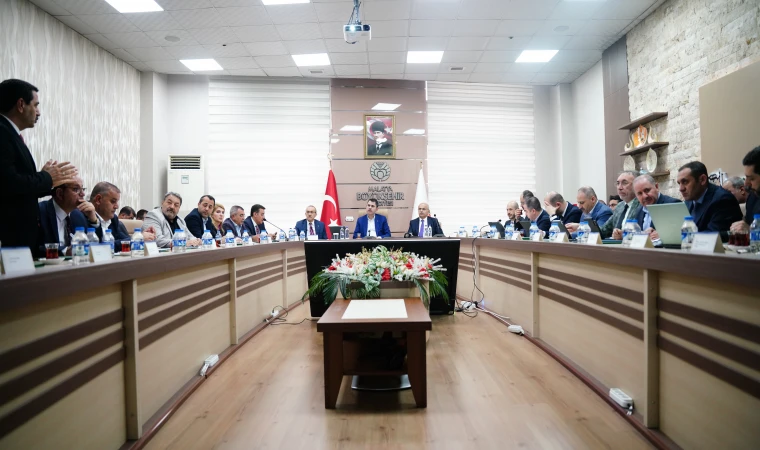 Bakan Kurum: "Son yuvamız teslim edilinceye kadar burada olmaya devam edeceğiz"