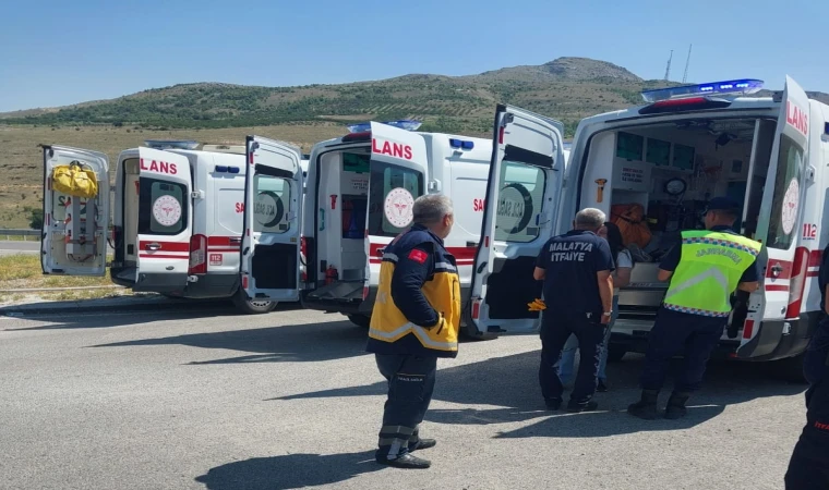 Malatya'da iki otomobil çarpıştı: 4 yaralı